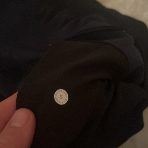 Navy blue worn once but took the tags off they were too big - Picture 2 of 2